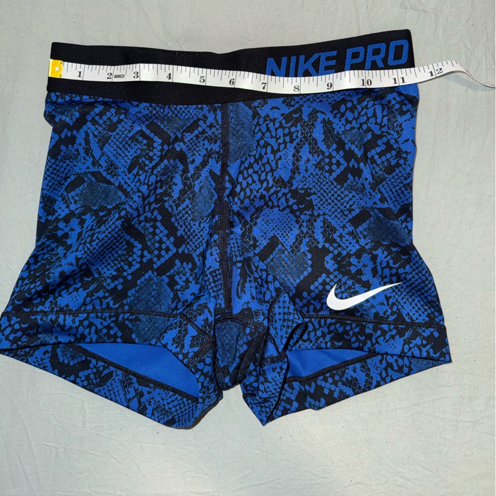 Nike Pro Black and Blue Snake Print Athletic Shorts - Picture 4 of 5